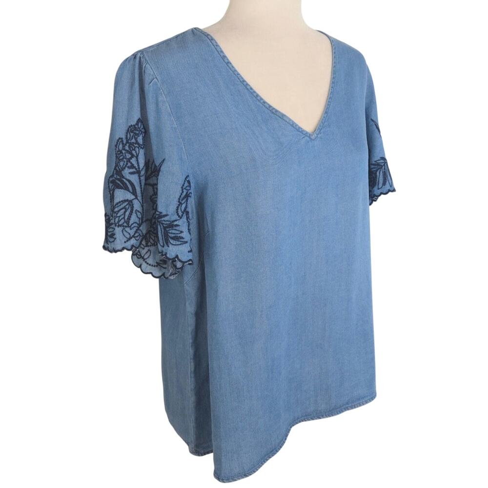 Nanette Lepore EUC chambray embroidered short sleeve blouse top Large denim blue